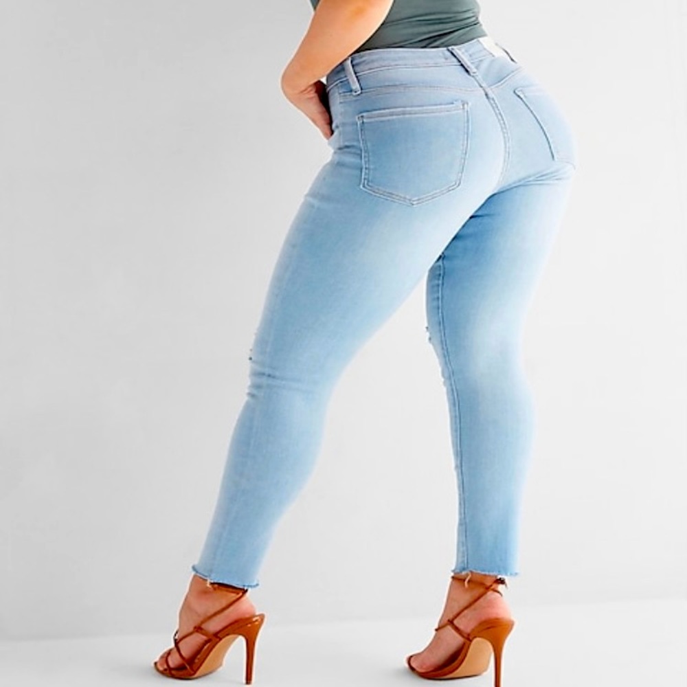 Express Curvy Mid Rise Light Wash Ripped Skinny Jeans - Picture 6 of 7